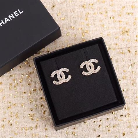 orecchini chanel a lobo|gioielli Chanel orecchini.